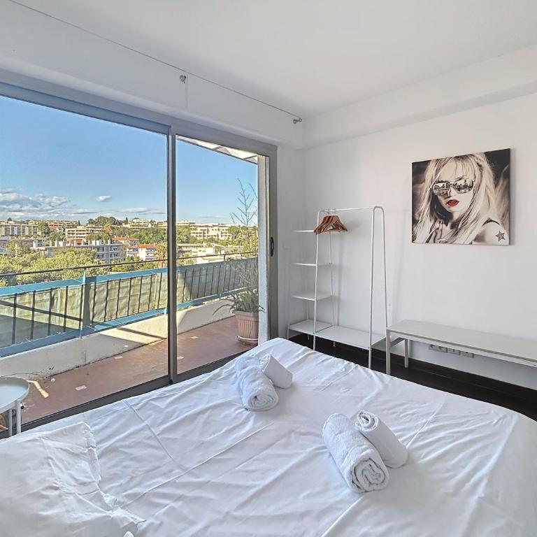 La pinede Apartement equiped with air conditioning and a pool! - Apartment - 10