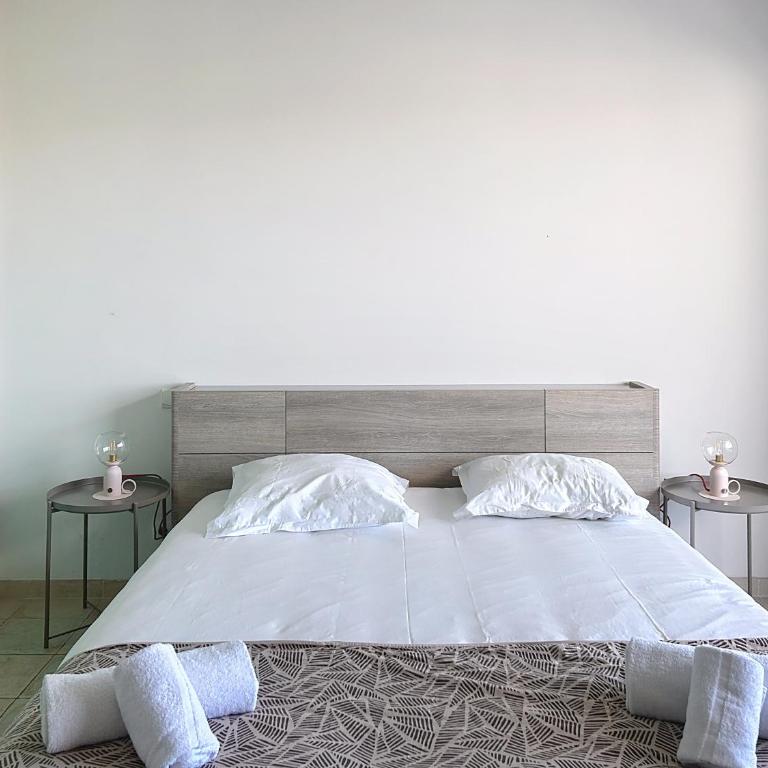 La pinede Apartement equiped with air conditioning and a pool! - Apartment - 5