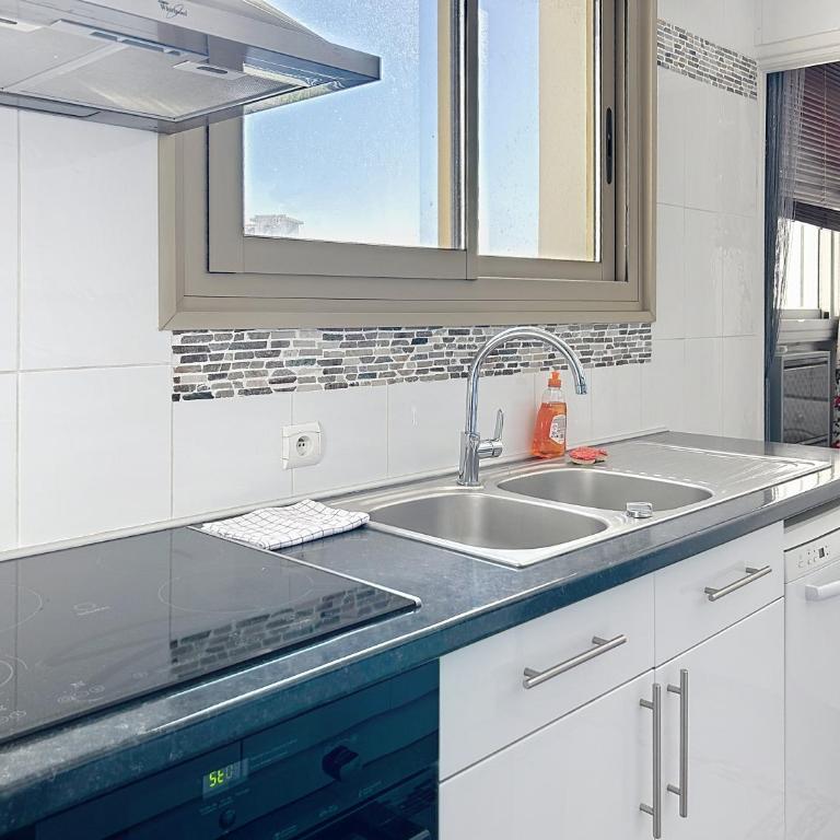 La pinede Apartement equiped with air conditioning and a pool! - Apartment - 21