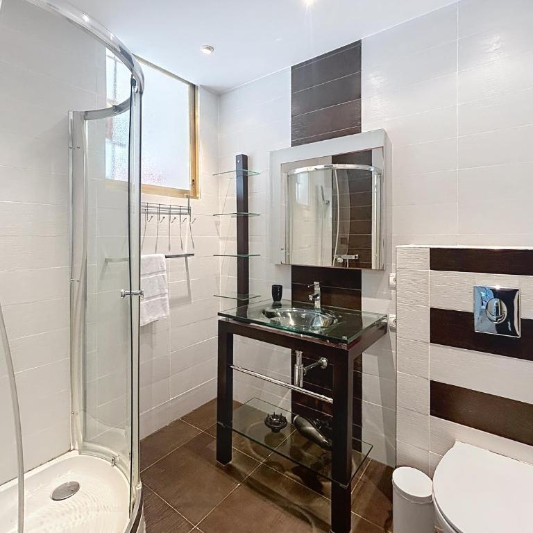La pinede Apartement equiped with air conditioning and a pool! - Apartment - 8