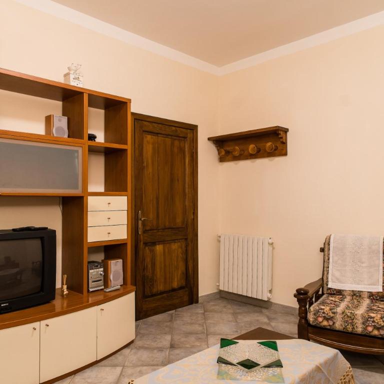 Zibaldone Family Villa with Garden and 2 Parking Spaces - Villa con Vista Giardino - 24