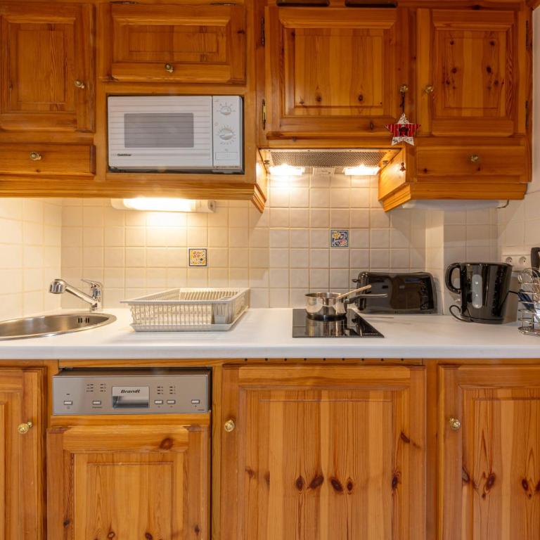 Studio cosy avec wifi, centre village, près des pistes - Val-d'Isère - FR-1-694-250 - Studio - 9
