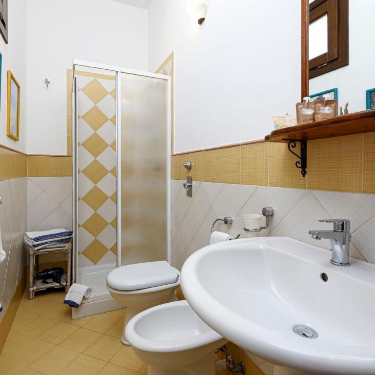 I Tre Golfi - A' Cavalera - Camera Familiare con Balcone - 6