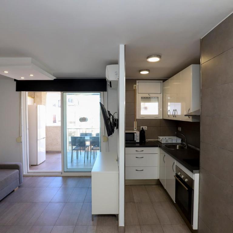 DIFFERENTFLATS Grd - Two-Bedroom Apartment with Terrace - 7