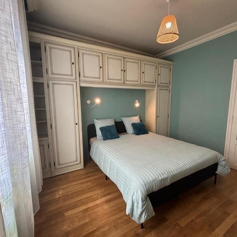 Grand T3 90m2 Haussmanien avec suite en centre ville et parking TOUT inclus - Apartamento de 2 dormitorios con vistas al jardín - 11