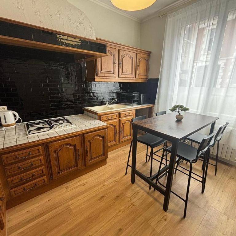 Grand T3 90m2 Haussmanien avec suite en centre ville et parking TOUT inclus - Apartamento de 2 dormitorios con vistas al jardín - 14