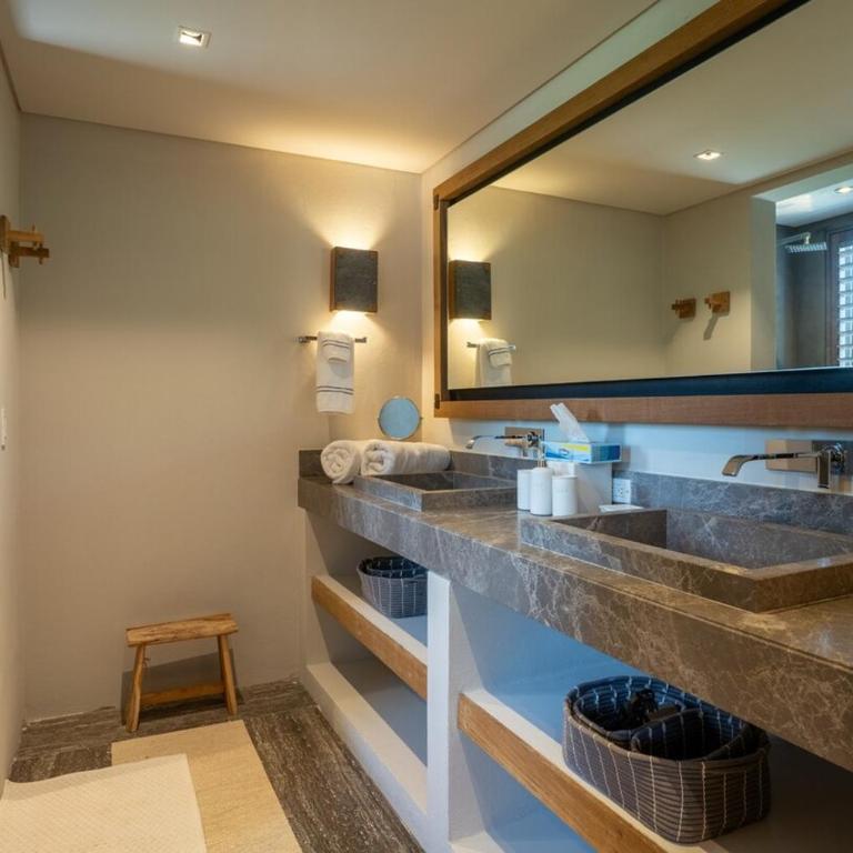 Luxury Beachfront Villa with Infinity Pool - Villa - 38