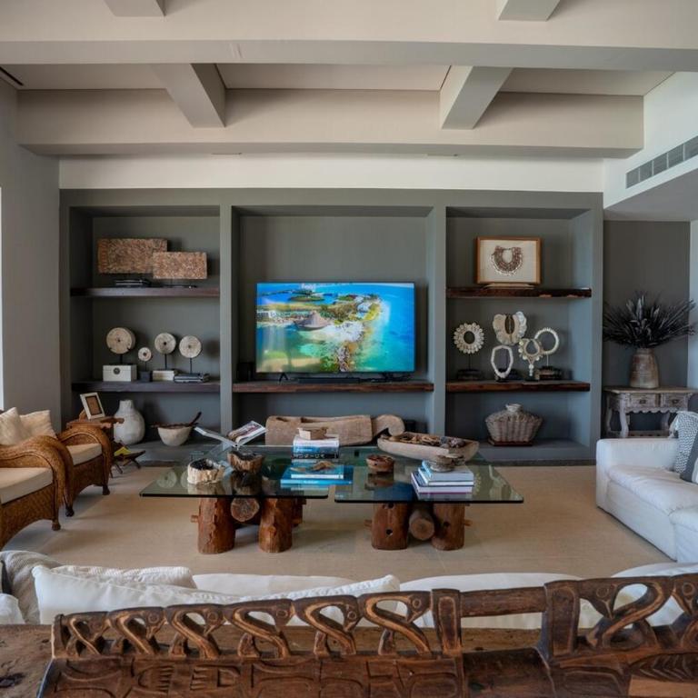 Luxury Beachfront Villa with Infinity Pool - Villa - 43