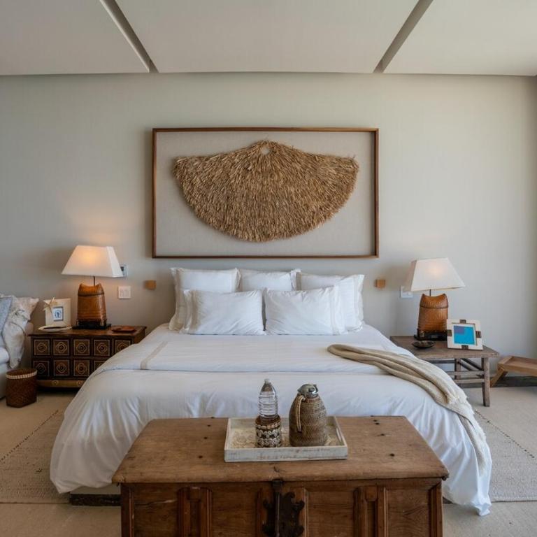 Luxury Beachfront Villa with Infinity Pool - Villa - 51