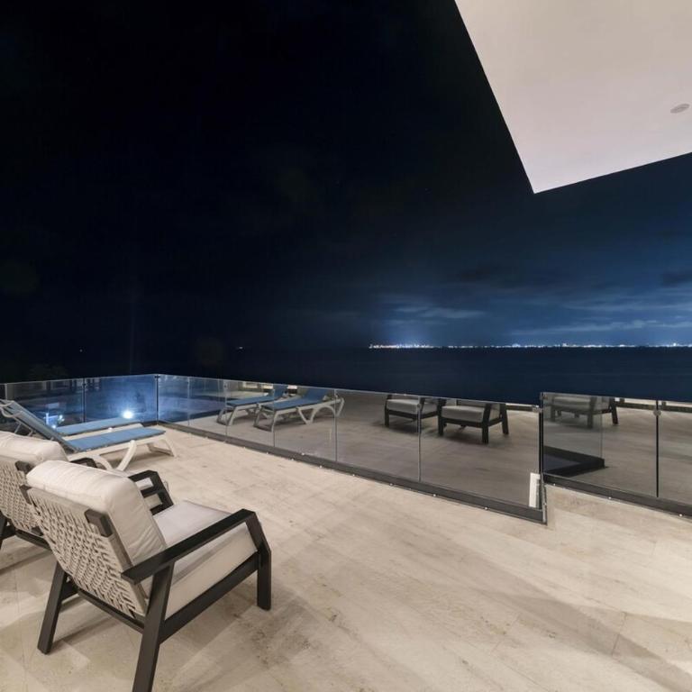 Spectacular New Oceanfront Villa Isla Mujeres - Villa - Beach Front - 17