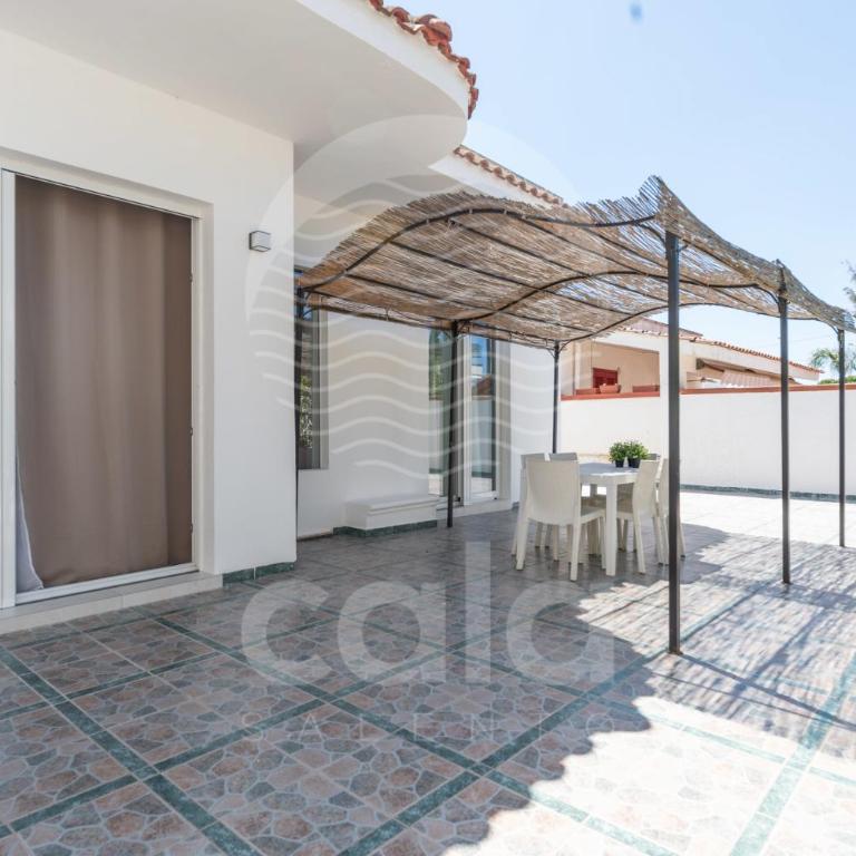 Villa Odysea - spiaggia a 150m By Cala Salento - Four-Bedroom House - 34