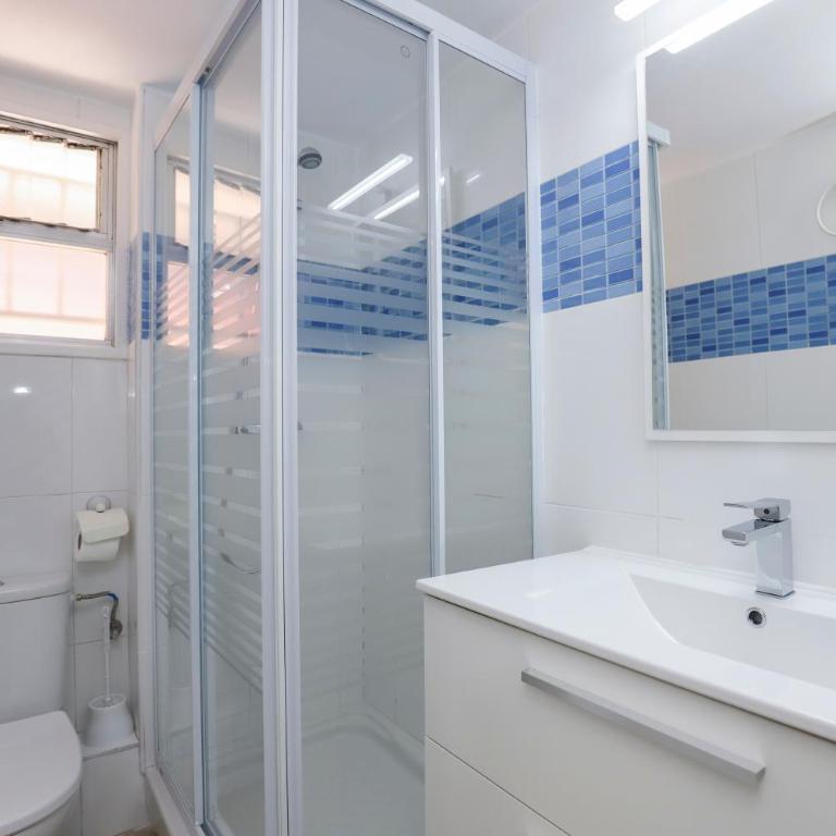 DIFFERENTFLATS Dms - Two-Bedroom Deluxe Apartment with Balcony - 6