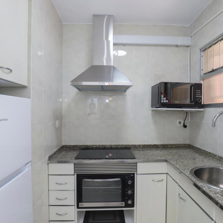DIFFERENTFLATS Dms - Two-Bedroom Deluxe Apartment with Balcony - 2