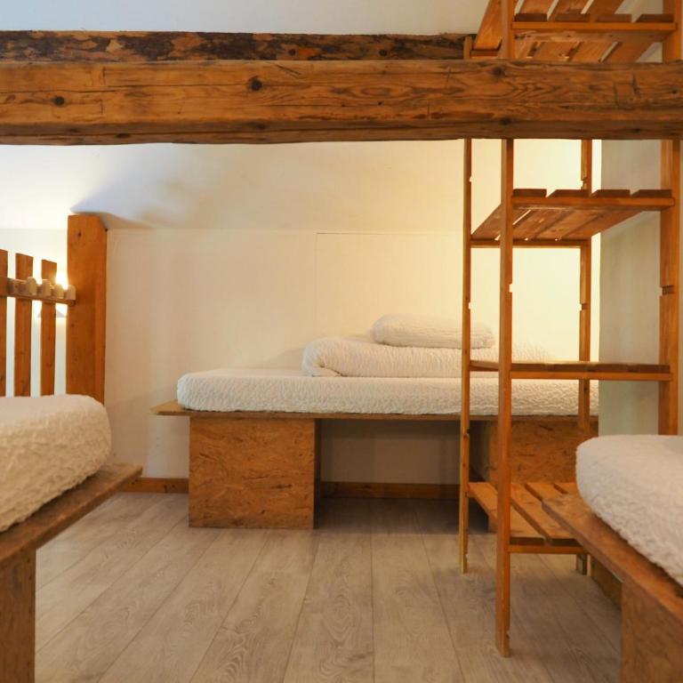 Auberge de Jeunesse HI La Clusaz - Posto Letto in Dormitorio Misto con 8 Letti - 5