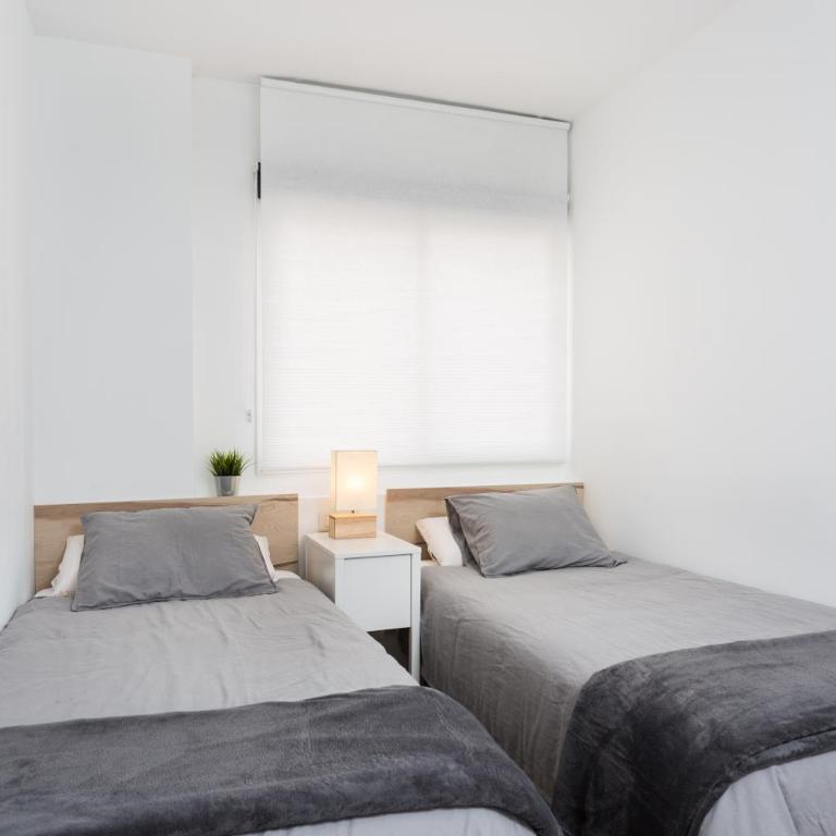 Home2Book Modern Center Apartment With Terrace - Apartamento - 36