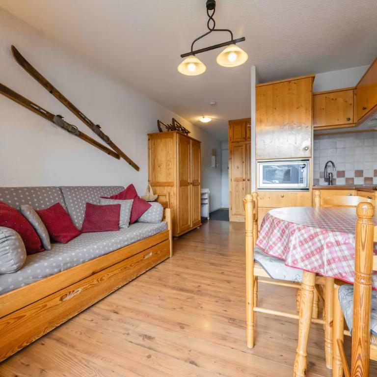 Esprit Montagne - Vue - Balcon - Parking - Two-Bedroom Apartment - 13