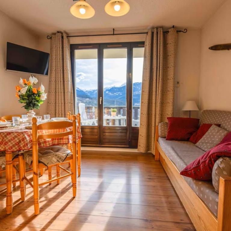 Esprit Montagne - Vue - Balcon - Parking - Two-Bedroom Apartment - 3