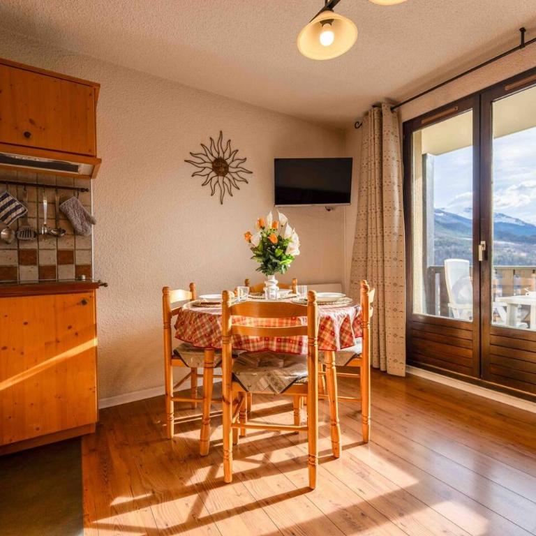 Esprit Montagne - Vue - Balcon - Parking - Two-Bedroom Apartment - 5