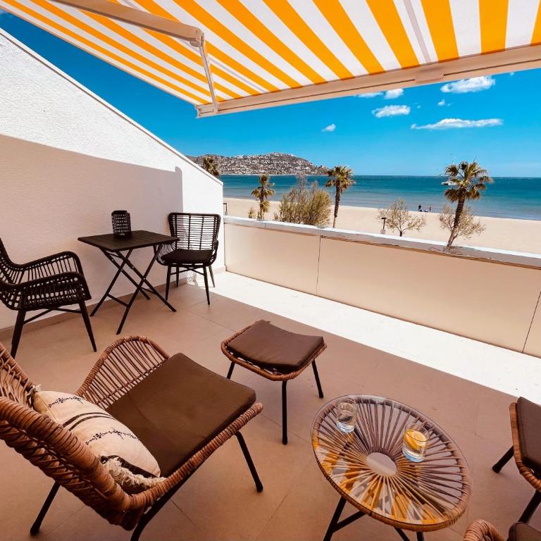 RNET - RHC 1208 Roses Holiday Center - One-Bedroom Apartment - 2