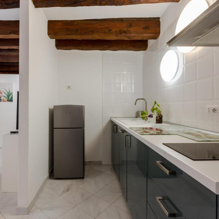GuestHost - Comfy Studio in the Heart of Cagliari - Monolocale - 5