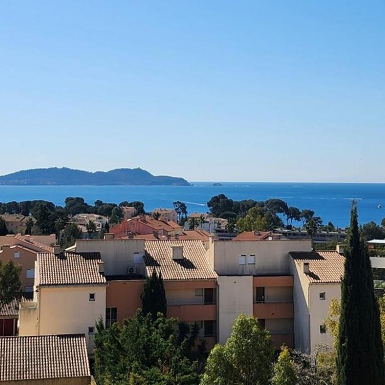 Charmant duplex vue mer panoramique sur le Golfe de Giens avec piscine - Appartement 2 Chambres avec Terrasse et Vue sur la Mer - 1