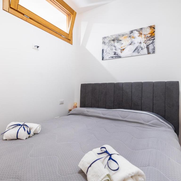 Casa Liotta - Family Room - 2