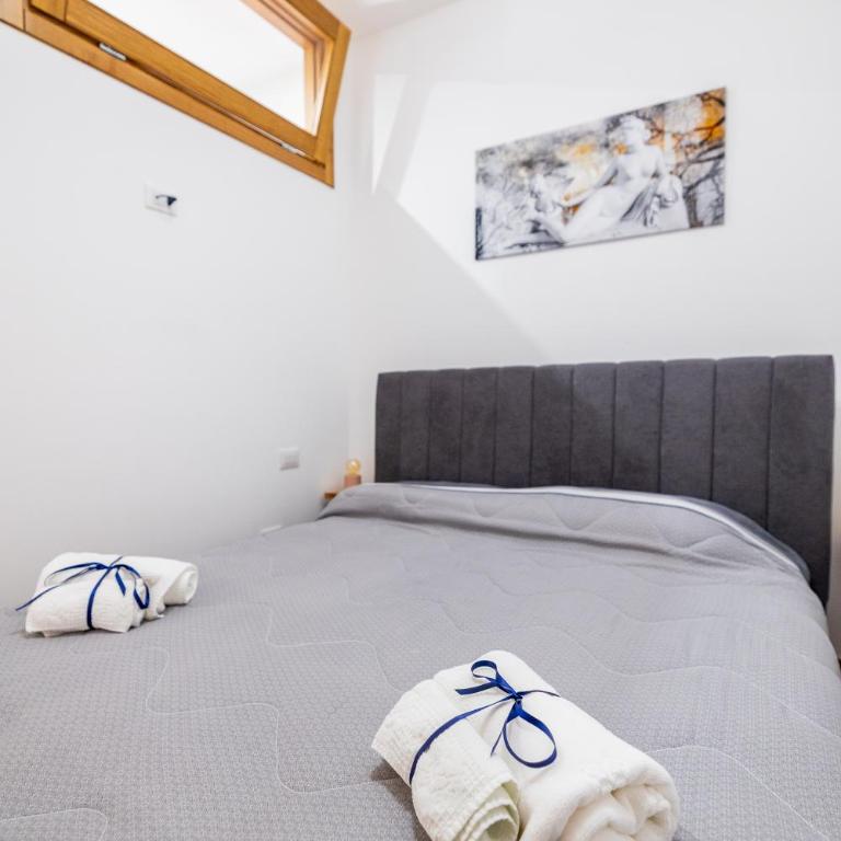Casa Liotta - Family Room - 32