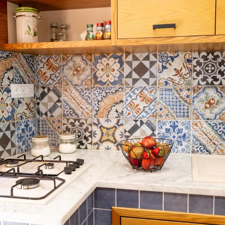 Casa Liotta - Family Room - 22