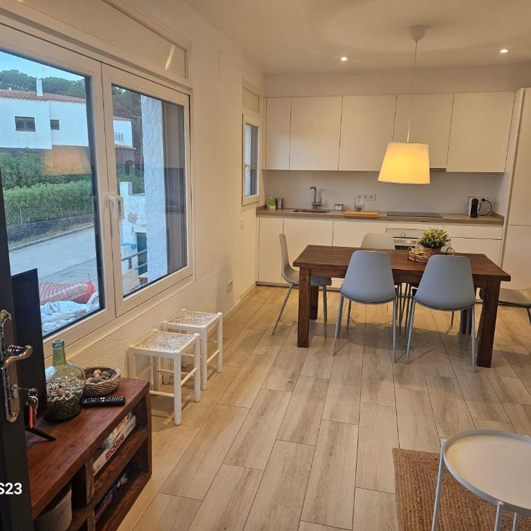 Acogedora casa en primera línea de mar Cadaqués - Casa de 3 dormitorios - 2