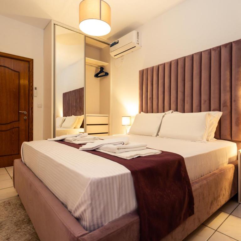 Guest House Pasha - Apartman sa 3 Spavaće Sobe, Balkonom i Pogledom na Vrt - 19
