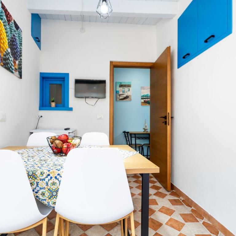 Casa Liotta - Standard Family Room - 7