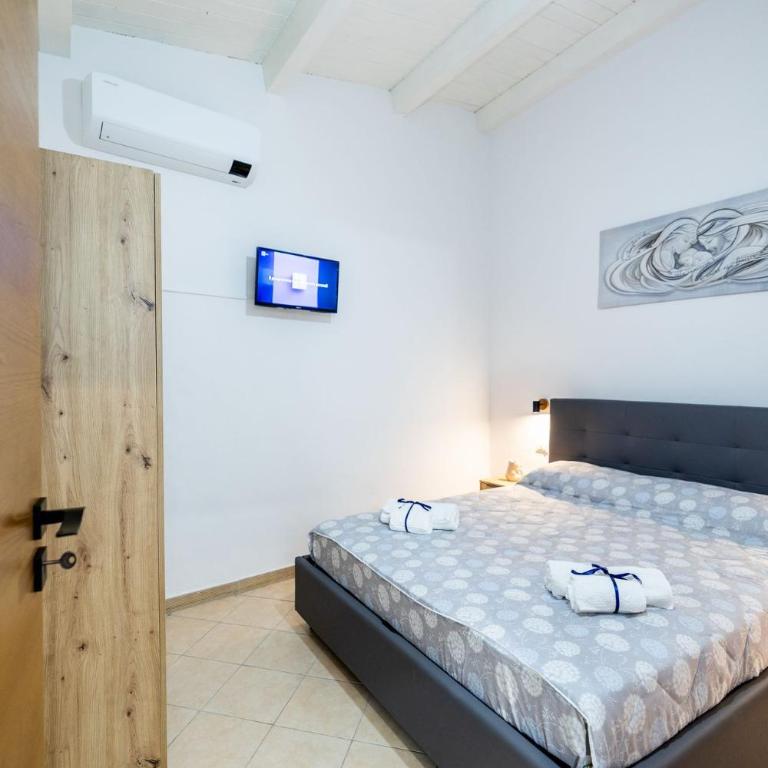 Casa Liotta - Standard Family Room - 11