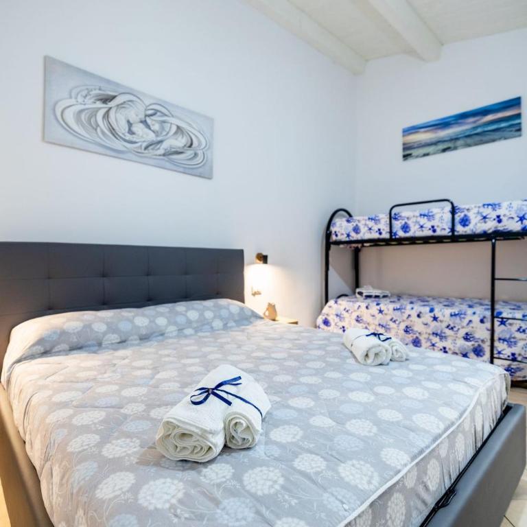 Casa Liotta - Standard Family Room - 15