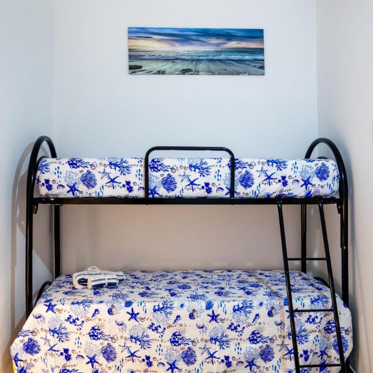 Casa Liotta - Standard Family Room - 29