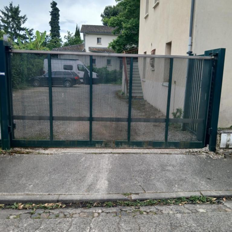 COMME A LA MAISON Chez Domi Coquet T2 Avec JARDIN - Chambre Double - 10