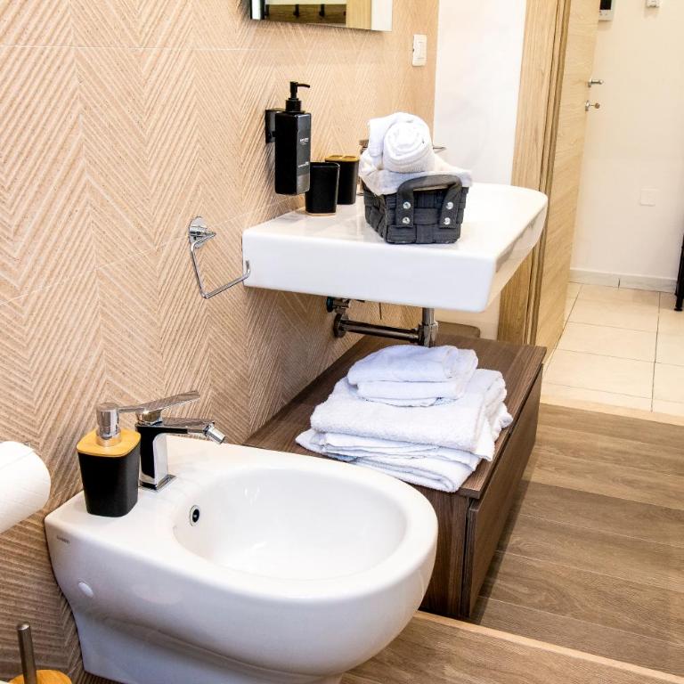 La Locanda Apartment - Double Room with Private Bathroom - 3