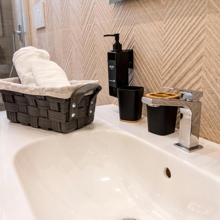 La Locanda Apartment - Double Room with Private Bathroom - 7