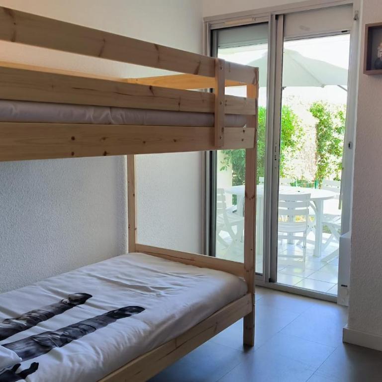Appart en rez de jardin avec Pisicne - Apartment - 5