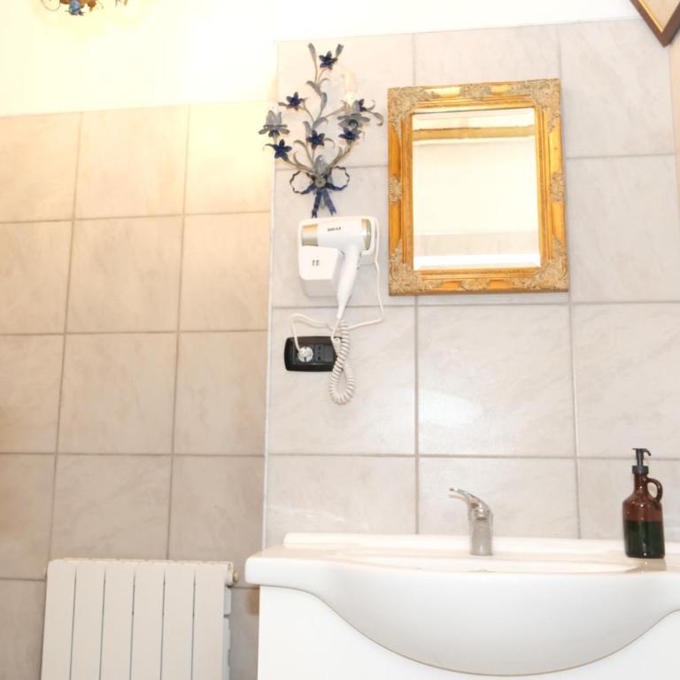 Grandma's Home - Three-Bedroom Apartment - 92
