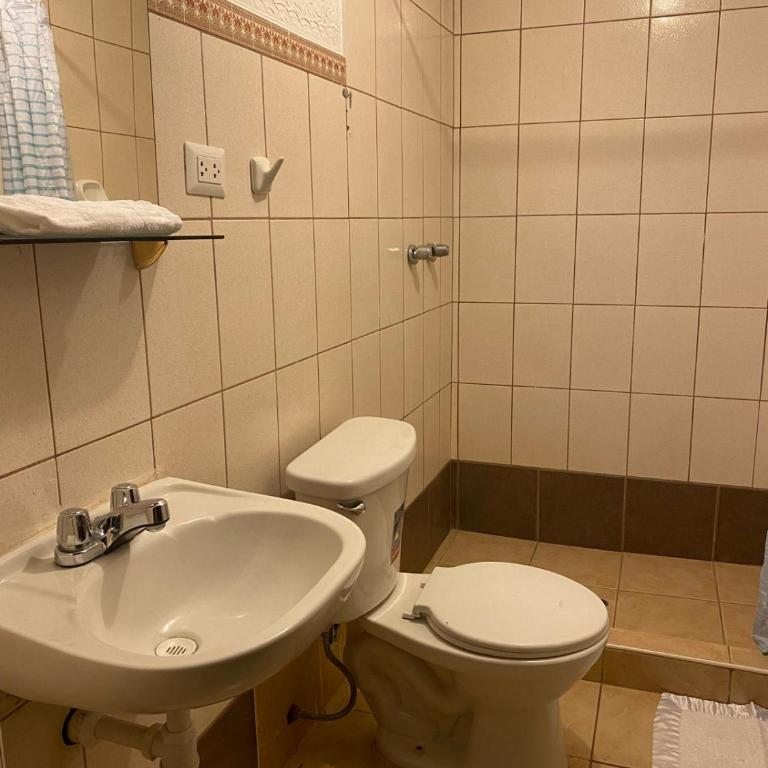 HOTEL HUAYNAPATA Pardo - Large Double Room - 3