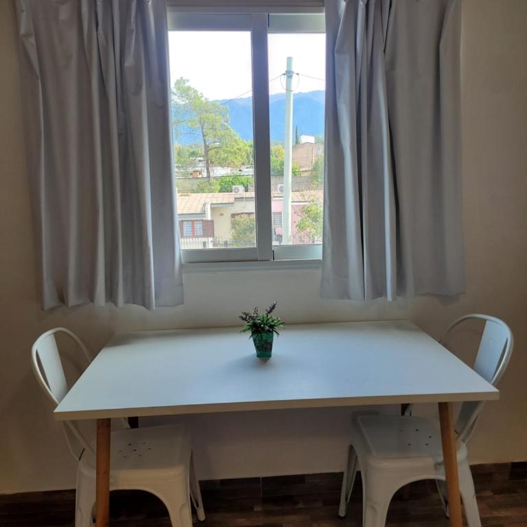 Espacio Uncaico - Estudio con vistas a las montañas - 4