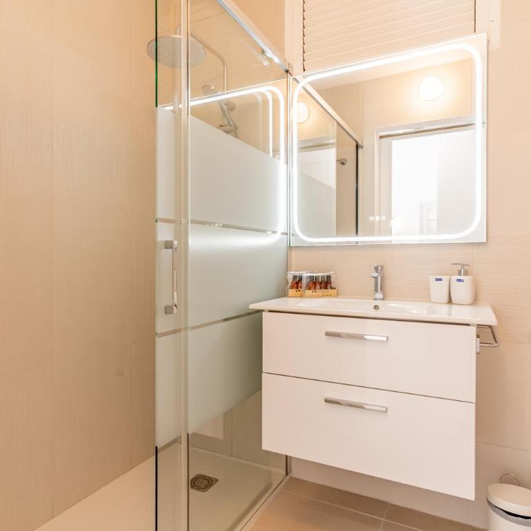 Bright seaside apartment in Los Cristianos - Achacay - Apartamento de 2 dormitorios - 60