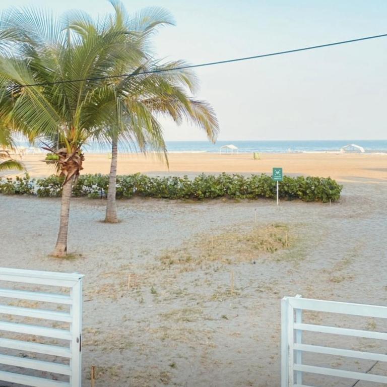 Apartamento con excelente Vista al Mar - Three-Bedroom Apartment - 2