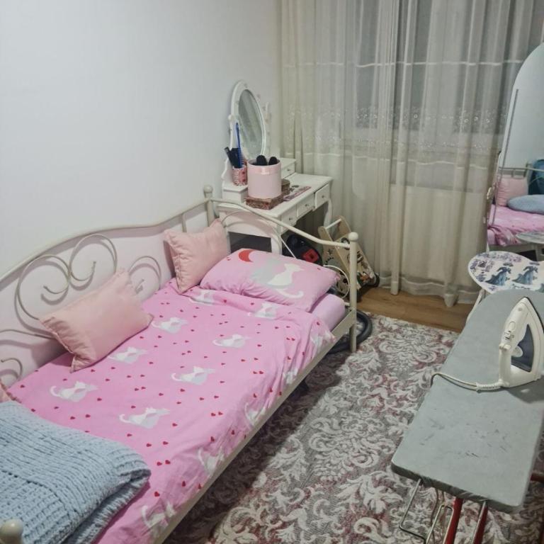 Fly home - One-Bedroom Apartment - 2