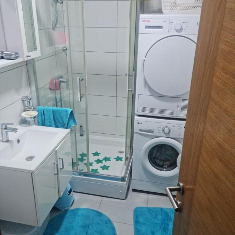 Fly home - One-Bedroom Apartment - 7