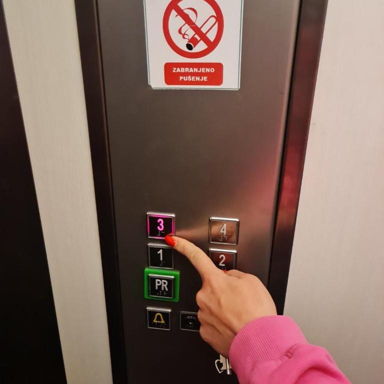 Fly home - One-Bedroom Apartment - 8