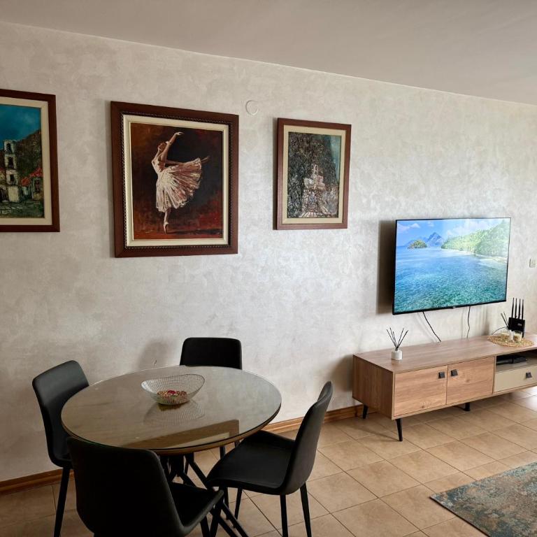 Seaside Apartment in Becici - Superior Apartman - 8