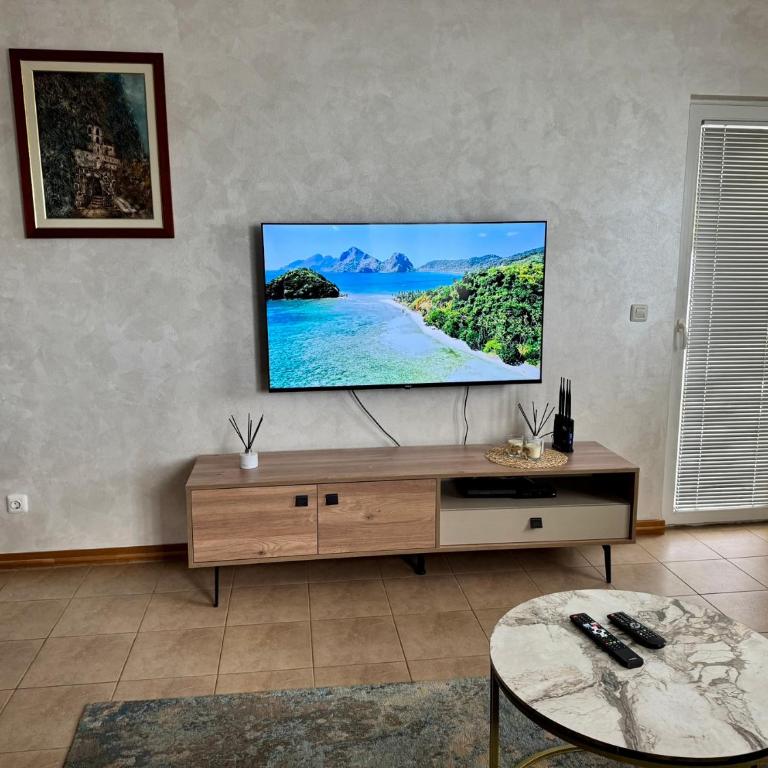 Seaside Apartment in Becici - Superior Apartman - 5