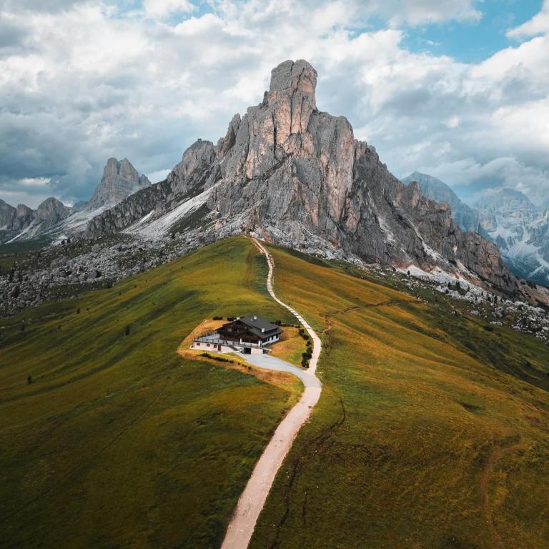 Esperienza Unica al Passo Giau - Appartamento con Vista Panoramica - Appartamento con 2 Camere da Letto e Balcone - 1
