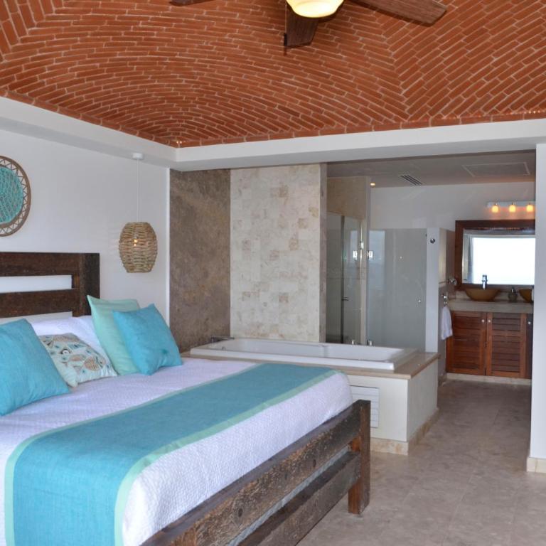 Isla Serena - Three-Bedroom Apartment - 34